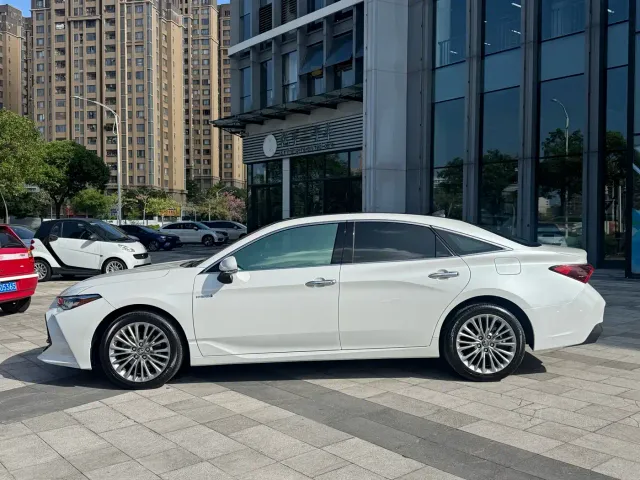 Toyota Avalon — Фото автомобиля 3