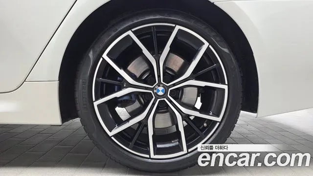 BMW 5-Series — Фото автомобиля 17