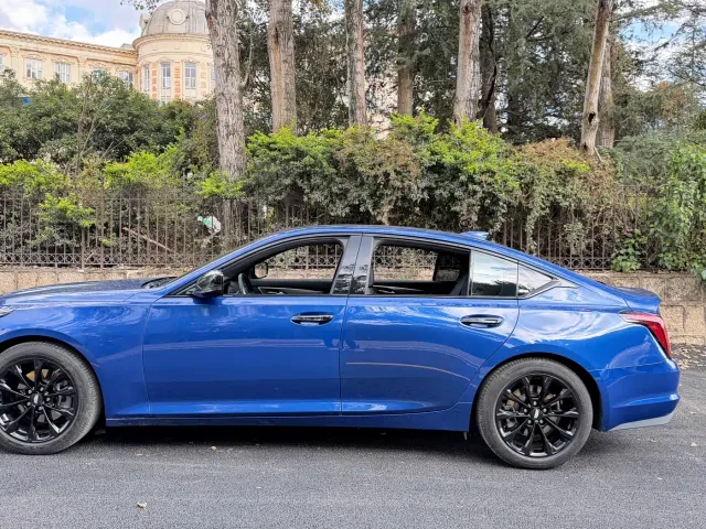 Cadillac CT5 — Фото автомобиля 5