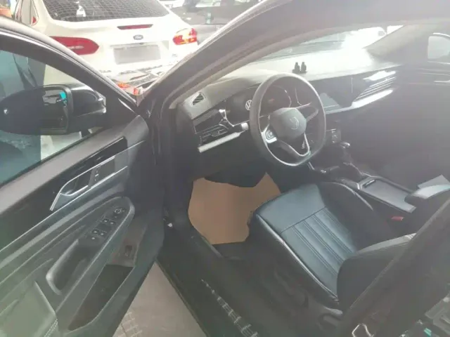 Volkswagen Passat — Фото автомобиля 15