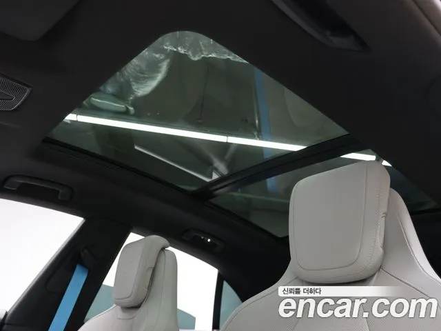 Porsche Macan Electric — Фото автомобиля 11