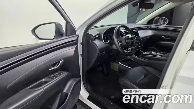Hyundai Tucson Tucson (NX4) Бензин 1.6 турбо 2WD — Фото автомобиля 10