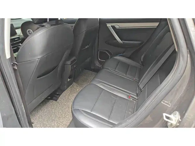 Geely Binyue — Фото автомобиля 5