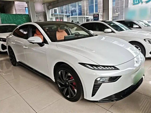 Dongfeng Yipai eπ007 2024 Extended Range 200 Ruyi Edition — Фото автомобиля 3