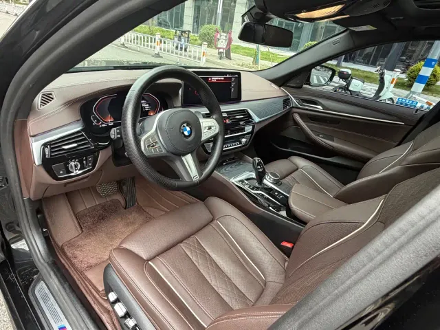 BMW 5 Series — Фото автомобиля 7