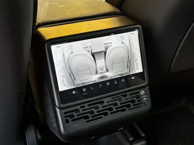Tesla Model Y — Фото автомобиля 7