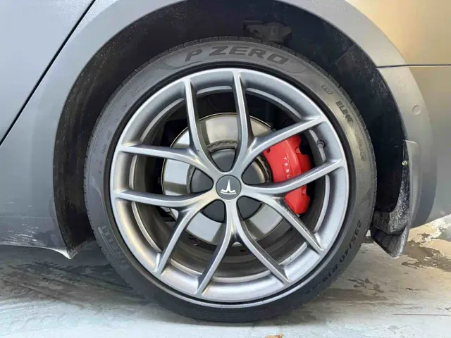 Tesla Model 3 — Фото автомобиля 20