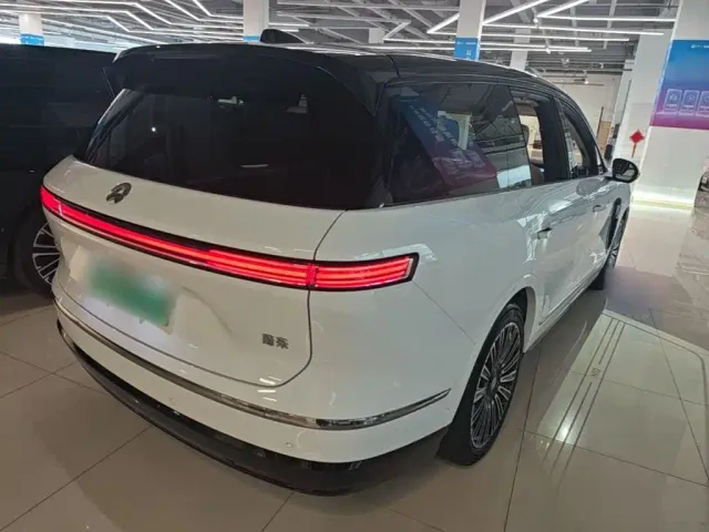 Nio ES8 — Фото автомобиля 6