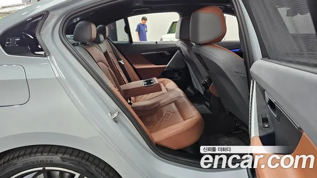 BMW 5-Series 5 серия (G60) 530i xDrive M Sport — Фото автомобиля 11