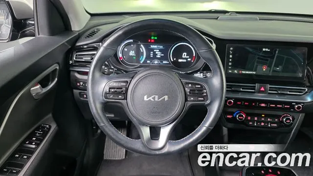 Kia Niro — Фото автомобиля 13