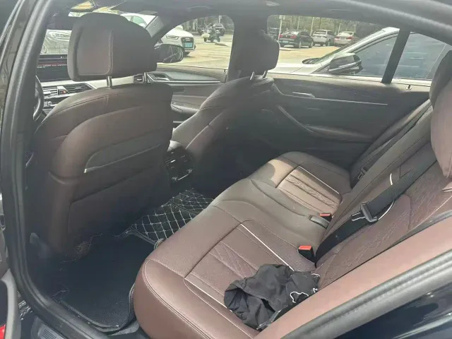 BMW 5 Series — Фото автомобиля 7