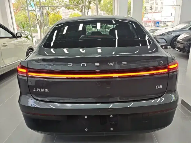 Roewe D6 — Фото автомобиля 5