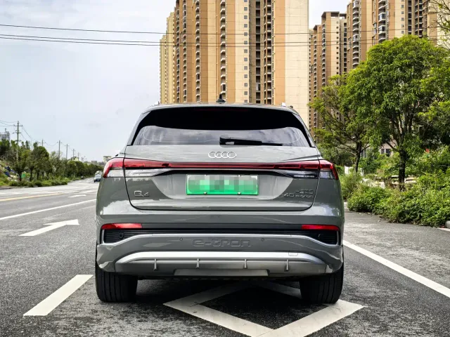 Audi Q4 e-tron — Фото автомобиля 5
