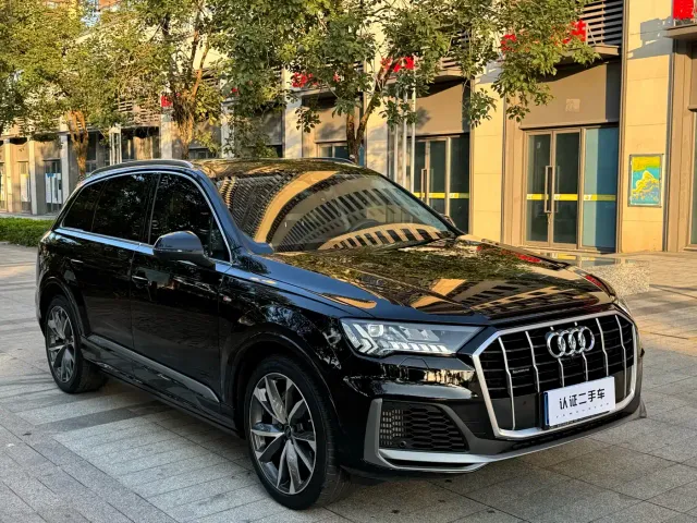 Audi Q7 — Фото автомобиля 3