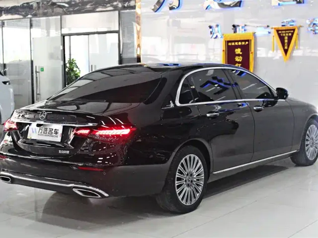 Mercedes-Benz E-Class — Фото автомобиля 13