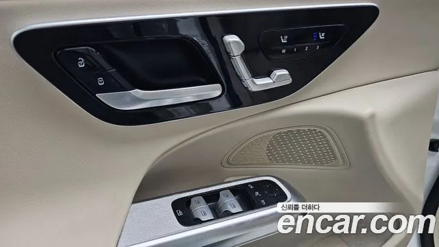 Mercedes-Benz E-Class — Фото автомобиля 26