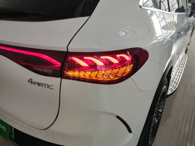 Mercedes-Benz EQE SUV — Фото автомобиля 7