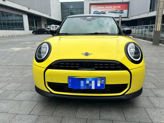 MINI Hatch — Фото автомобиля 2