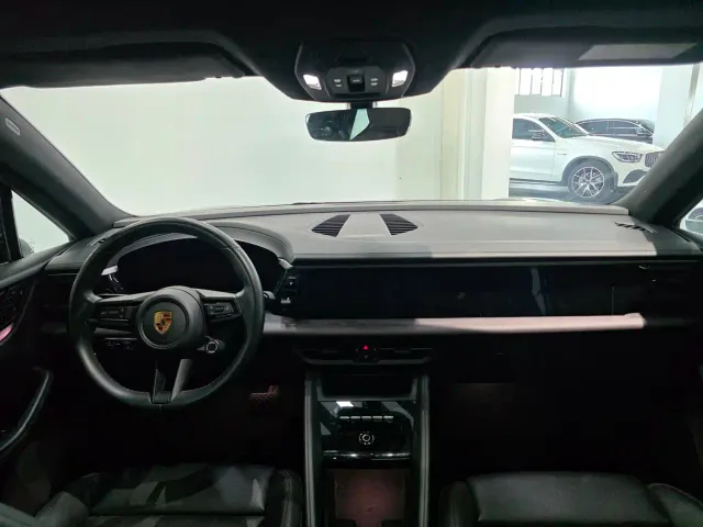 Porsche Macan EV — Фото автомобиля 13