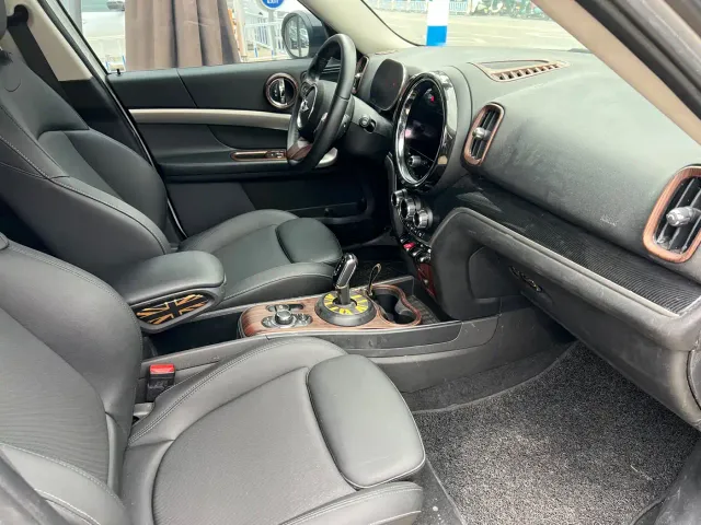 MINI Hatch — Фото автомобиля 18