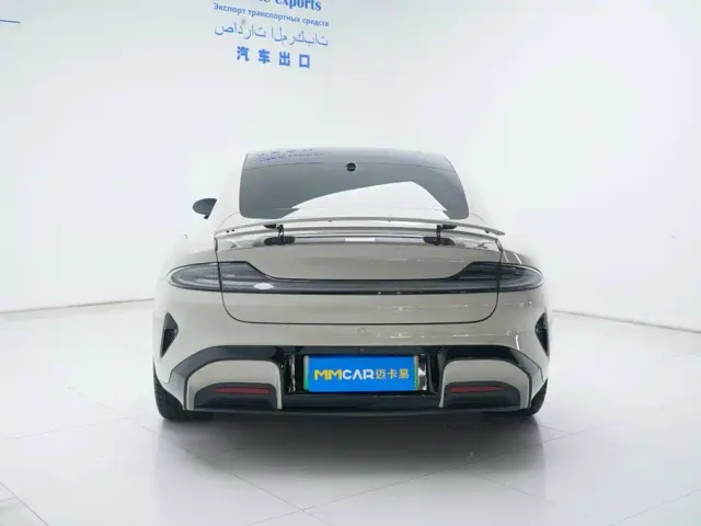 Xiaomi SU7 — Фото автомобиля 11