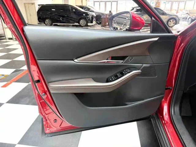 Mazda CX-30 — Фото автомобиля 9