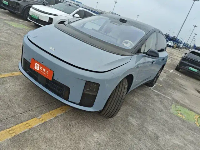 Фотография автомобиля — Li Auto i8