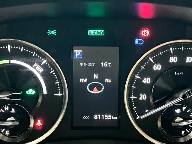 Toyota Alphard — Фото автомобиля 13
