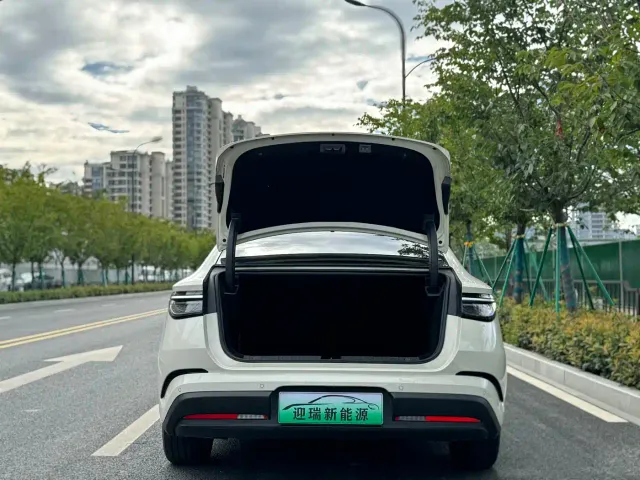 BYD Seal 07 DM-i — Фото автомобиля 8