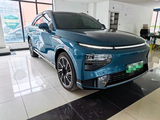 Xpeng G9 — Фото автомобиля 3