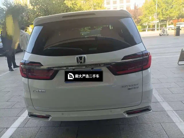 Honda Odyssey — Фото автомобиля 5