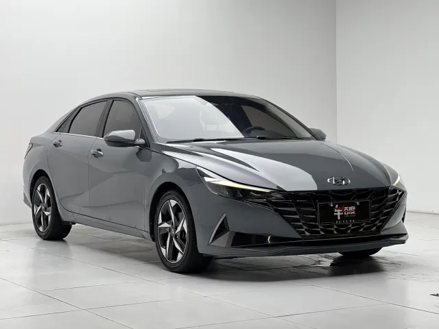 Hyundai Elantra — Фото автомобиля 3