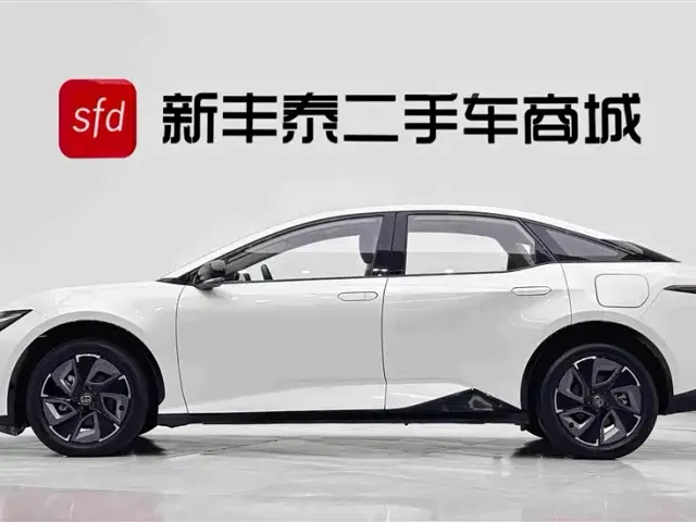Toyota bZ3 — Фото автомобиля 4