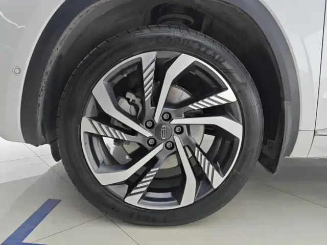 Geely Xingyue L — Фото автомобиля 6