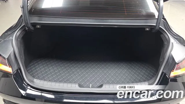 Hyundai AVANTE Avante (CN7) — Фото автомобиля 16