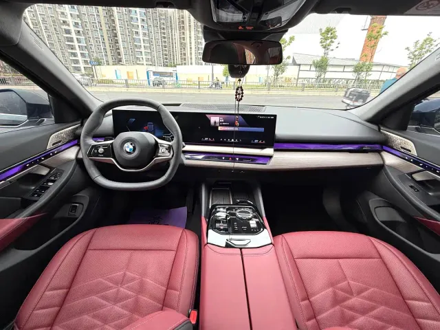 BMW 5 Series — Фото автомобиля 6