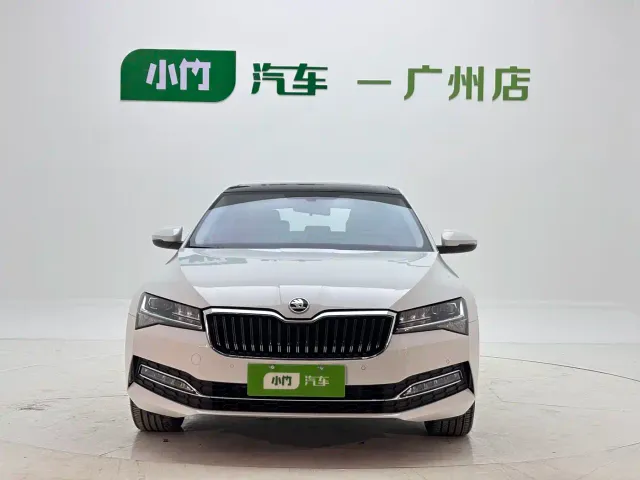 Skoda Superb — Фото автомобиля 2