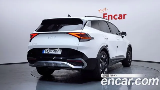 Kia Sportage Sportage 5-е поколение Бензин 1.6 турбо 2WD — Фото автомобиля 2