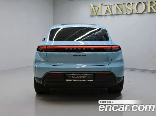 Porsche Macan Electric — Фото автомобиля 4