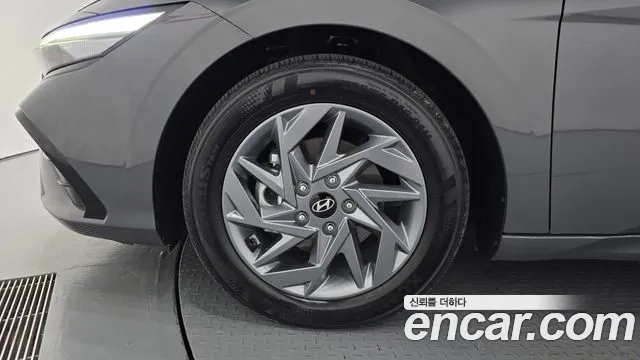 Hyundai Avante CN7 — Фото автомобиля 5