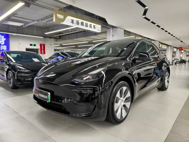 Фотография автомобиля — Tesla Model Y