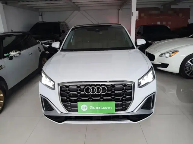Audi Q2L — Фото автомобиля 2