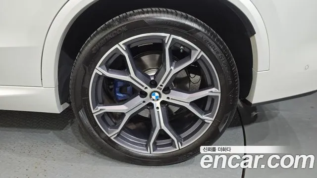 BMW X5 xDrive 40i M Sport — Фото автомобиля 18