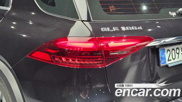Mercedes-Benz GLE-Class — Фото автомобиля 8