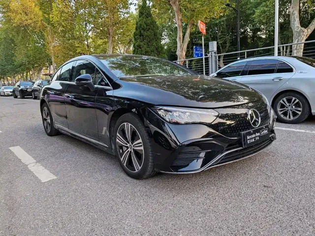 Mercedes-Benz EQE — Фото автомобиля 2