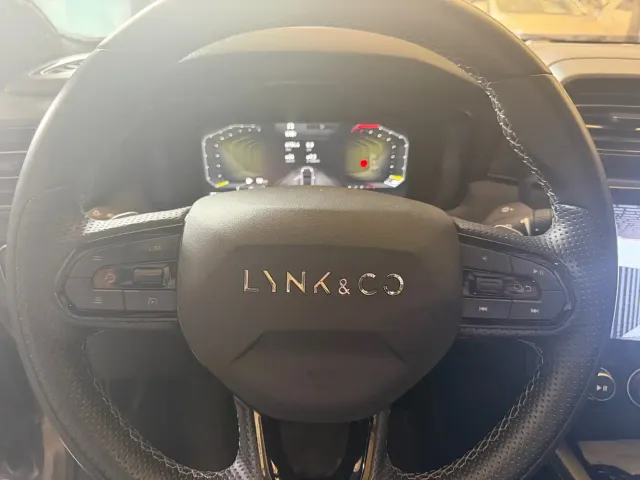 Lynk & Co 03 — Фото автомобиля 7