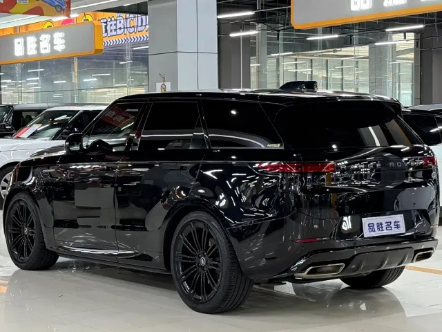 Land Rover Range Rover Sport — Фото автомобиля 3