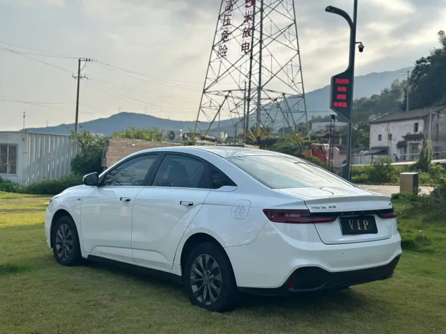 Geely Geometry A — Фото автомобиля 6