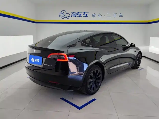 Tesla Model 3 — Фото автомобиля 3