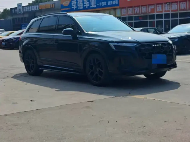 Audi Q7 — Фото автомобиля 3